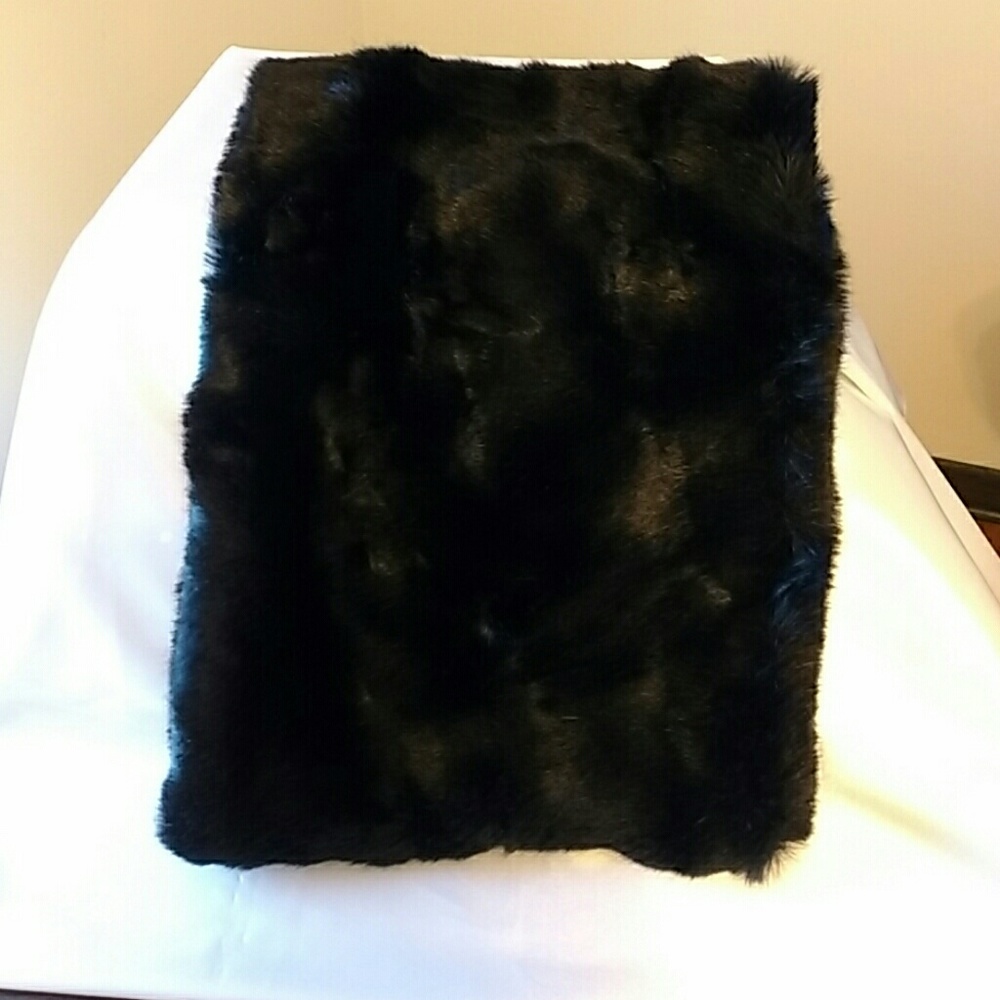 FUR COWL NECK